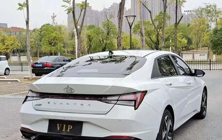 Hyundai Elantra, 2022 год, 1 180 000 рублей, 4 фотография