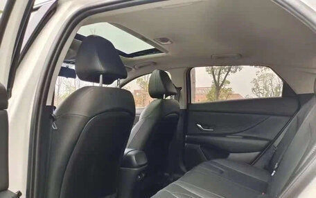 Hyundai Elantra, 2022 год, 1 180 000 рублей, 8 фотография