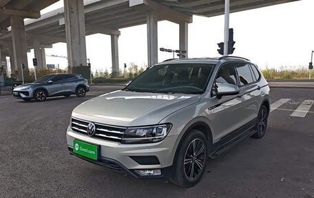 Volkswagen Tiguan II, 2021 год, 2 147 000 рублей, 3 фотография