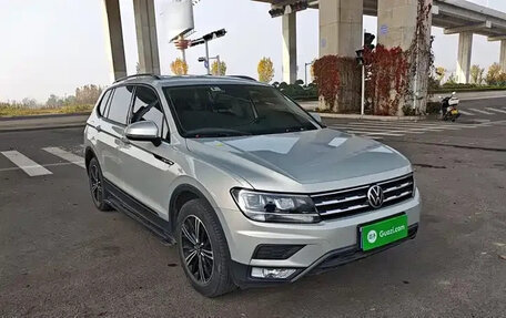 Volkswagen Tiguan II, 2021 год, 2 147 000 рублей, 9 фотография