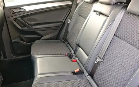 Volkswagen Tiguan II, 2021 год, 2 147 000 рублей, 20 фотография