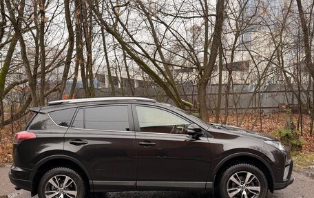 Toyota RAV4, 2016 год, 2 600 000 рублей, 4 фотография