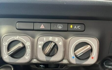 Toyota Passo III, 2013 год, 624 000 рублей, 20 фотография