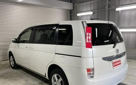 Toyota ISis I, 2013 год, 950 000 рублей, 2 фотография