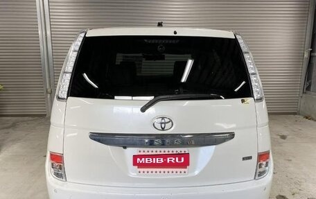 Toyota ISis I, 2013 год, 950 000 рублей, 6 фотография