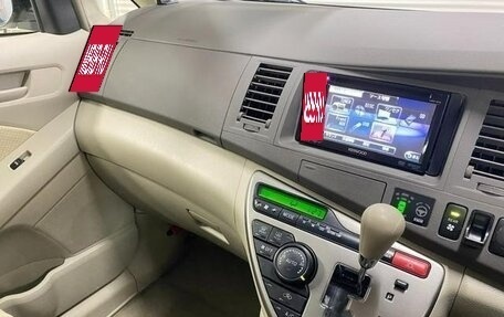 Toyota ISis I, 2013 год, 950 000 рублей, 5 фотография