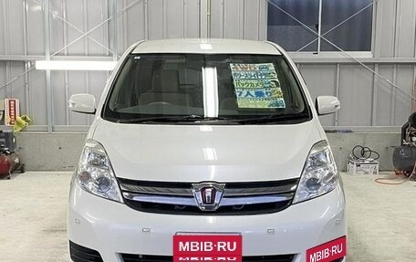 Toyota ISis I, 2013 год, 950 000 рублей, 10 фотография