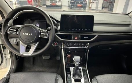 KIA K3, 2021 год, 1 640 000 рублей, 6 фотография