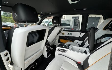 Rolls-Royce Cullinan, 2022 год, 35 178 084 рублей, 14 фотография