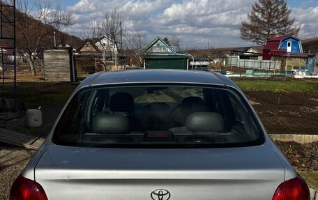 Toyota Platz, 2000 год, 270 000 рублей, 2 фотография