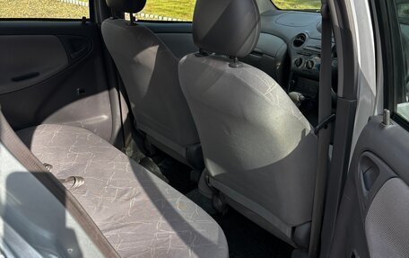 Toyota Platz, 2000 год, 270 000 рублей, 7 фотография