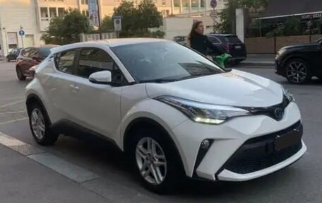 Toyota C-HR I рестайлинг, 2022 год, 1 650 000 рублей, 3 фотография