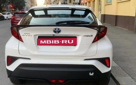 Toyota C-HR I рестайлинг, 2022 год, 1 650 000 рублей, 5 фотография