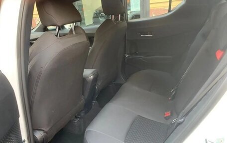 Toyota C-HR I рестайлинг, 2022 год, 1 650 000 рублей, 12 фотография