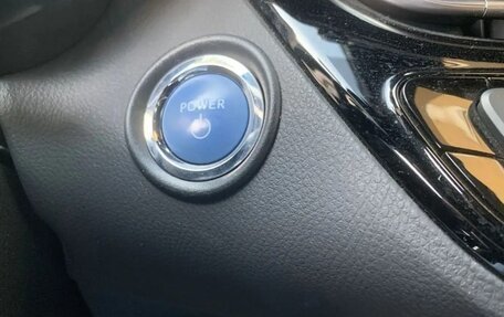 Toyota C-HR I рестайлинг, 2022 год, 1 650 000 рублей, 14 фотография