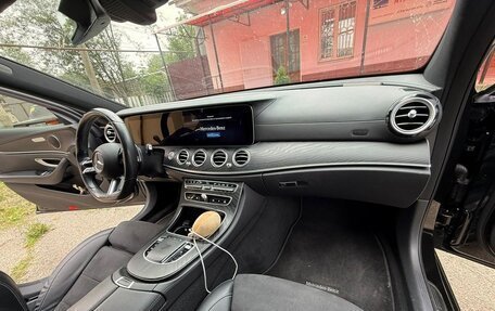 Mercedes-Benz E-Класс, 2022 год, 4 405 000 рублей, 8 фотография