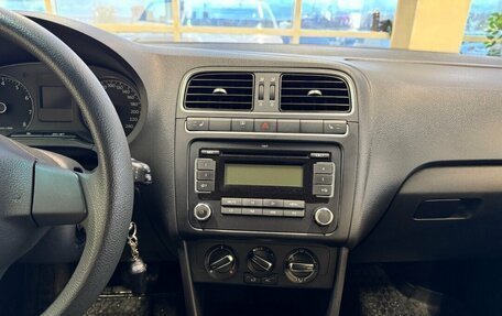 Volkswagen Polo VI (EU Market), 2011 год, 880 000 рублей, 12 фотография