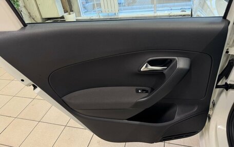 Volkswagen Polo VI (EU Market), 2011 год, 880 000 рублей, 15 фотография