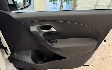 Volkswagen Polo VI (EU Market), 2011 год, 880 000 рублей, 16 фотография