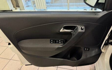 Volkswagen Polo VI (EU Market), 2011 год, 880 000 рублей, 14 фотография