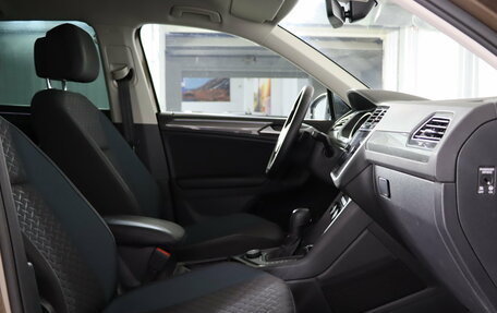 Volkswagen Tiguan II, 2019 год, 2 459 990 рублей, 11 фотография