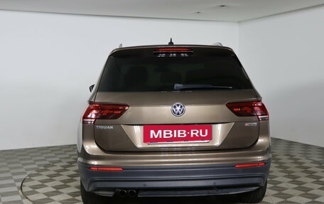 Volkswagen Tiguan II, 2019 год, 2 459 990 рублей, 6 фотография