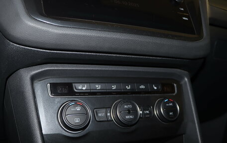 Volkswagen Tiguan II, 2019 год, 2 459 990 рублей, 18 фотография