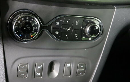 Renault Sandero II рестайлинг, 2017 год, 849 990 рублей, 19 фотография