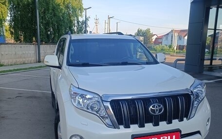 Toyota Land Cruiser Prado 150 рестайлинг 2, 2015 год, 3 400 000 рублей, 2 фотография