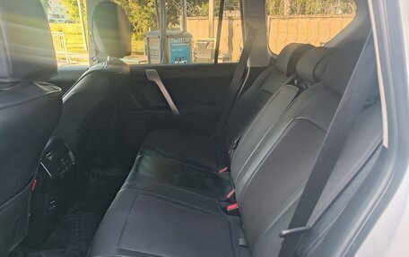 Toyota Land Cruiser Prado 150 рестайлинг 2, 2015 год, 3 400 000 рублей, 8 фотография