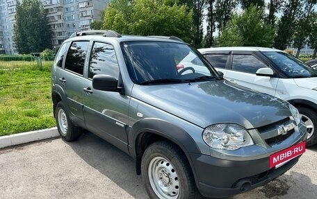 Chevrolet Niva I рестайлинг, 2015 год, 695 000 рублей, 3 фотография