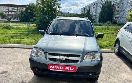 Chevrolet Niva I рестайлинг, 2015 год, 695 000 рублей, 2 фотография