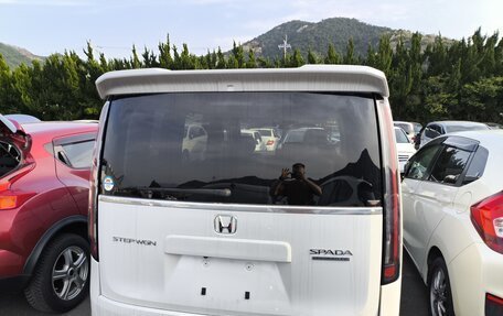 Honda Stepwgn, 2022 год, 2 400 000 рублей, 5 фотография