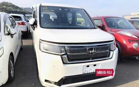 Honda Stepwgn, 2022 год, 2 400 000 рублей, 2 фотография