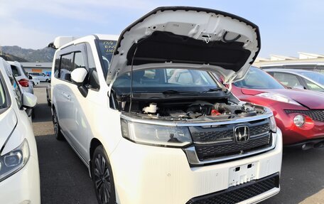 Honda Stepwgn, 2022 год, 2 400 000 рублей, 9 фотография