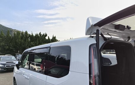 Honda Stepwgn, 2022 год, 2 400 000 рублей, 12 фотография