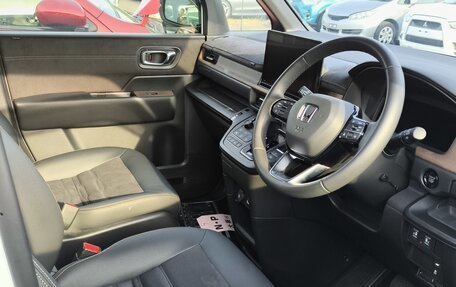 Honda Stepwgn, 2022 год, 2 400 000 рублей, 22 фотография