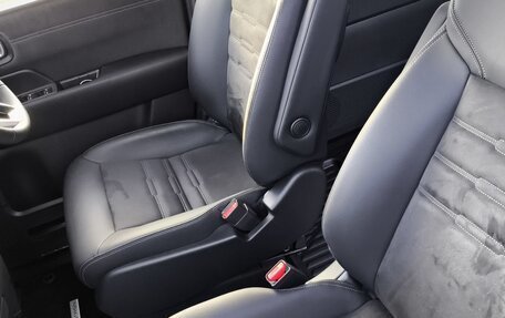 Honda Stepwgn, 2022 год, 2 400 000 рублей, 24 фотография