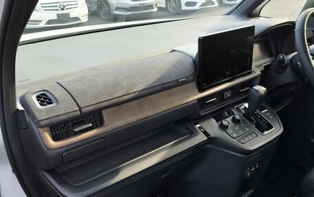 Honda Stepwgn, 2022 год, 2 400 000 рублей, 33 фотография