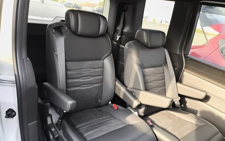 Honda Stepwgn, 2022 год, 2 400 000 рублей, 26 фотография