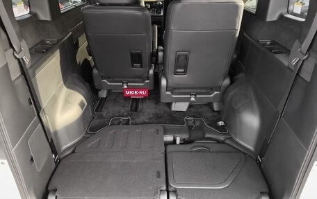 Honda Stepwgn, 2022 год, 2 400 000 рублей, 34 фотография