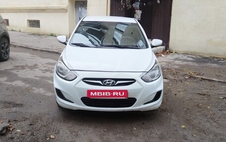 Hyundai Solaris II рестайлинг, 2014 год, 560 000 рублей, 2 фотография