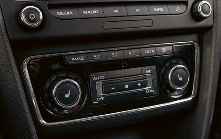 Skoda Superb III рестайлинг, 2015 год, 1 395 000 рублей, 15 фотография