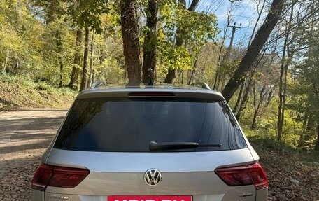 Volkswagen Tiguan II, 2018 год, 2 400 000 рублей, 4 фотография