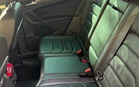 Volkswagen Tiguan II, 2018 год, 2 400 000 рублей, 9 фотография