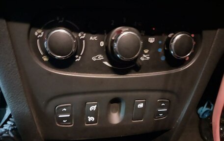 Renault Logan II, 2017 год, 430 000 рублей, 4 фотография