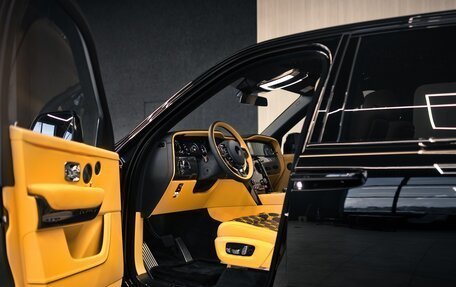 Rolls-Royce Cullinan, 2025 год, 87 000 000 рублей, 6 фотография