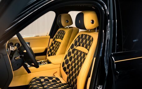 Rolls-Royce Cullinan, 2025 год, 87 000 000 рублей, 10 фотография