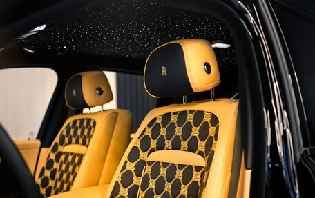 Rolls-Royce Cullinan, 2025 год, 87 000 000 рублей, 11 фотография