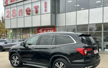 Honda Pilot III рестайлинг, 2017 год, 2 990 000 рублей, 3 фотография